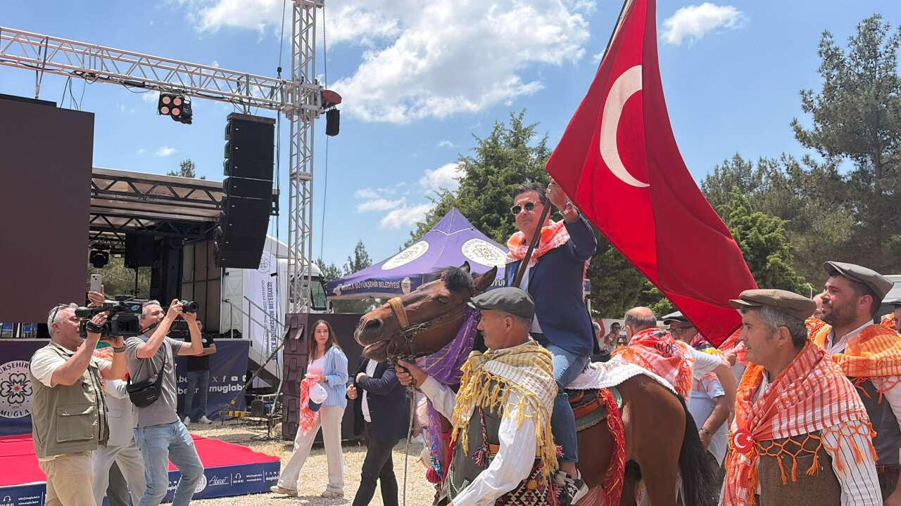 Yörük Türkmen Toyu, Coşkulu Yörük Göçüyle Başladı 15